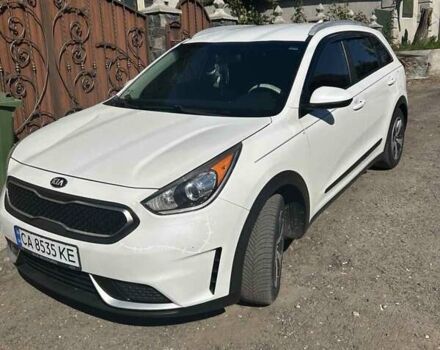 Білий Кіа Niro, об'ємом двигуна 1.58 л та пробігом 196 тис. км за 14500 $, фото 1 на Automoto.ua