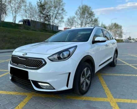 Кіа Niro 2017 у Києві на Automoto.ua Білий Кіа Niro, об'ємом двигуна 0 л та пробігом 75 тис. км за 10500 $, фото 1 на Automoto.ua