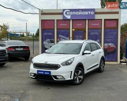 Білий Кіа Niro, об'ємом двигуна 1.58 л та пробігом 195 тис. км за 14990 $, фото 1 на Automoto.ua