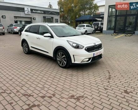 Белый Киа Niro, объемом двигателя 1.58 л и пробегом 193 тыс. км за 16300 $, фото 1 на Automoto.ua
