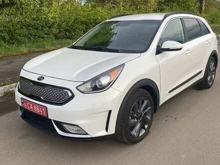 Белый Киа Niro, объемом двигателя 1.58 л и пробегом 89 тыс. км за 13000 $, фото 1 на Automoto.ua