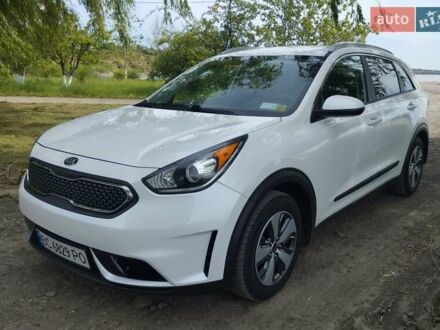 Киа Niro 2017 в Овидиополе на Automoto.ua Белый Киа Niro, объемом двигателя 1.6 л и пробегом 63 тыс. км за 20800 $, фото 1 на Automoto.ua