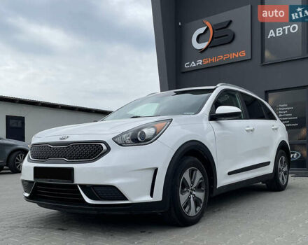 Белый Киа Niro, объемом двигателя 1.59 л и пробегом 66 тыс. км за 16299 $, фото 1 на Automoto.ua