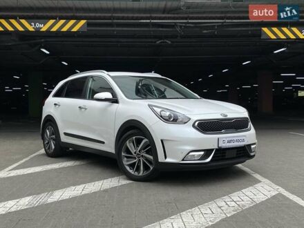 Білий Кіа Niro, об'ємом двигуна 1.58 л та пробігом 93 тис. км за 19990 $, фото 1 на Automoto.ua