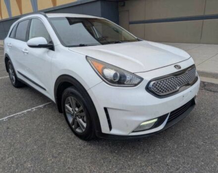 Белый Киа Niro, объемом двигателя 1.6 л и пробегом 64 тыс. км за 10300 $, фото 1 на Automoto.ua