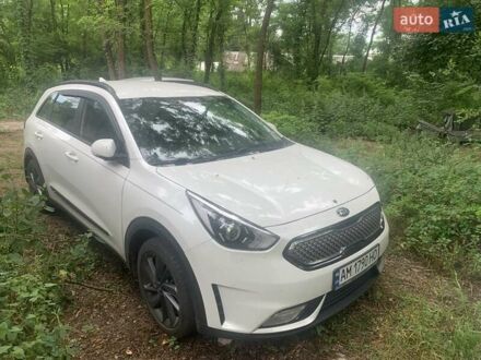Білий Кіа Niro, об'ємом двигуна 1.58 л та пробігом 118 тис. км за 15800 $, фото 1 на Automoto.ua