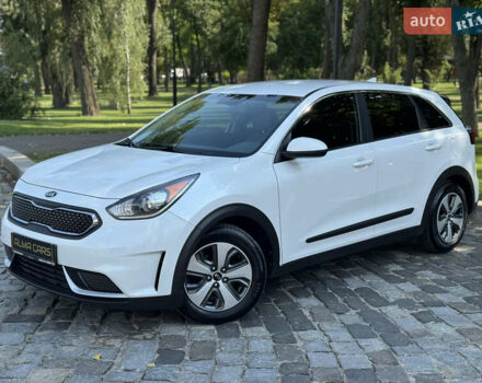 Білий Кіа Niro, об'ємом двигуна 1.6 л та пробігом 160 тис. км за 15999 $, фото 1 на Automoto.ua