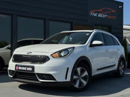 Белый Киа Niro, объемом двигателя 1.6 л и пробегом 238 тыс. км за 13800 $, фото 1 на Automoto.ua