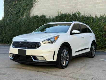 Кіа Niro 2018 у Рівному на Automoto.ua Білий Кіа Niro, об'ємом двигуна 1.6 л та пробігом 70 тис. км за 11950 $, фото 1 на Automoto.ua