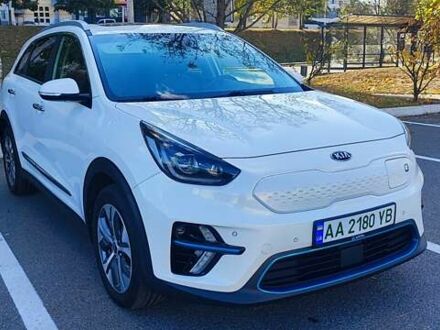 Киа Niro 2018 в Киеве на Automoto.ua Белый Киа Niro, объемом двигателя 0 л и пробегом 123 тыс. км за 18400 $, фото 1 на Automoto.ua