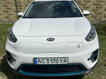 Кіа Niro 2018 у Луцьку на Automoto.ua Білий Кіа Niro, об'ємом двигуна 0 л та пробігом 123 тис. км за 16200 $, фото 1 на Automoto.ua