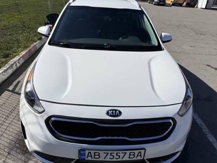 Киа Niro 2018 в Виннице на Automoto.ua Белый Киа Niro, объемом двигателя 1.58 л и пробегом 125 тыс. км за 15650 $, фото 1 на Automoto.ua