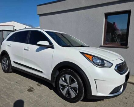 Білий Кіа Niro, об'ємом двигуна 1.6 л та пробігом 89 тис. км за 12300 $, фото 1 на Automoto.ua