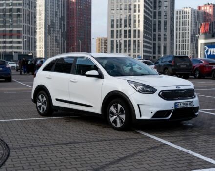 Білий Кіа Niro, об'ємом двигуна 1.6 л та пробігом 161 тис. км за 12500 $, фото 1 на Automoto.ua