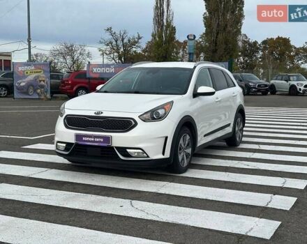 Киа Niro 2018 в Одессе на Automoto.ua Белый Киа Niro, объемом двигателя 1.58 л и пробегом 134 тыс. км за 15999 $, фото 1 на Automoto.ua