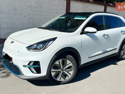 Киа Niro 2018 в Ковель на Automoto.ua Белый Киа Niro, объемом двигателя 0 л и пробегом 69 тыс. км за 16900 $, фото 1 на Automoto.ua