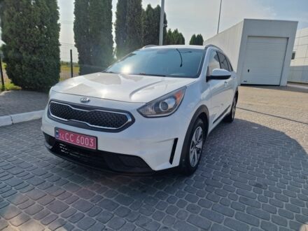 Белый Киа Niro, объемом двигателя 1.6 л и пробегом 170 тыс. км за 13500 $, фото 1 на Automoto.ua