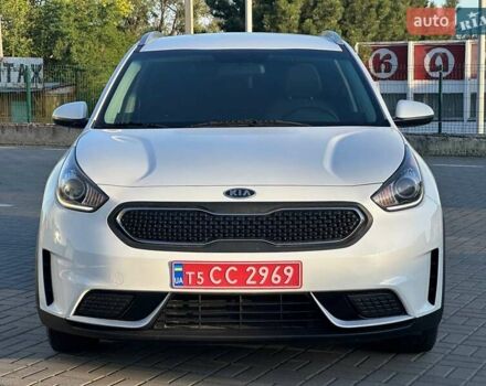 Белый Киа Niro, объемом двигателя 1.58 л и пробегом 164 тыс. км за 15500 $, фото 1 на Automoto.ua