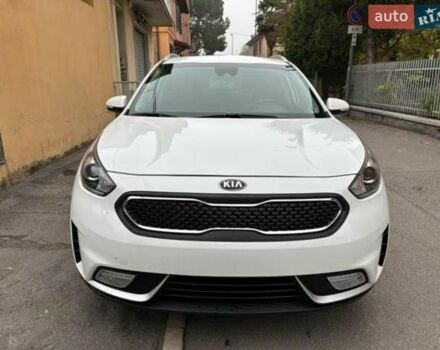 Белый Киа Niro, объемом двигателя 1.58 л и пробегом 90 тыс. км за 12500 $, фото 1 на Automoto.ua