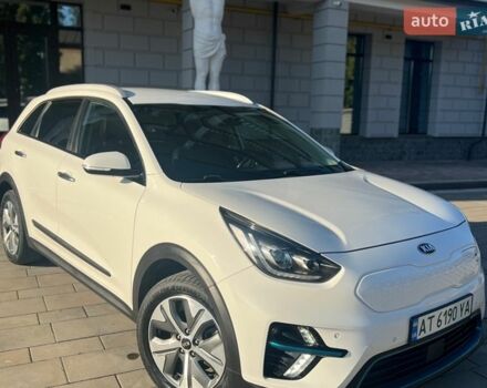 Белый Киа Niro, объемом двигателя 0 л и пробегом 141 тыс. км за 17499 $, фото 1 на Automoto.ua