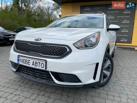 Білий Кіа Niro, об'ємом двигуна 1.58 л та пробігом 165 тис. км за 14900 $, фото 1 на Automoto.ua