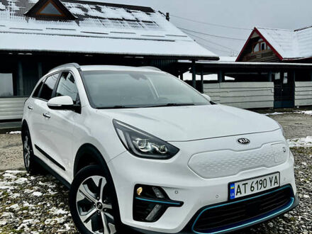 Білий Кіа Niro, об'ємом двигуна 0 л та пробігом 137 тис. км за 17999 $, фото 1 на Automoto.ua