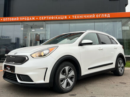 Киа Niro 2018 в Одессе на Automoto.ua Белый Киа Niro, объемом двигателя 1.6 л и пробегом 184 тыс. км за 16300 $, фото 1 на Automoto.ua