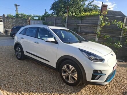 Белый Киа Niro, объемом двигателя 0 л и пробегом 160 тыс. км за 16900 $, фото 1 на Automoto.ua
