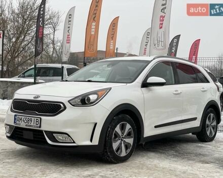 Білий Кіа Niro, об'ємом двигуна 1.6 л та пробігом 176 тис. км за 16755 $, фото 1 на Automoto.ua
