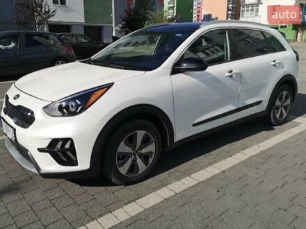Киа Niro 2019 в Ивано-Франковске на Automoto.ua Белый Киа Niro, объемом двигателя 1.58 л и пробегом 171 тыс. км за 15300 $, фото 1 на Automoto.ua