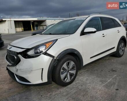 Белый Киа Niro, объемом двигателя 1.58 л и пробегом 86 тыс. км за 3500 $, фото 1 на Automoto.ua