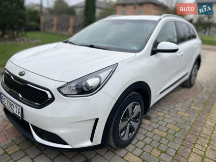 Киа Niro 2019 в Львове на Automoto.ua Белый Киа Niro, объемом двигателя 1.58 л и пробегом 84 тыс. км за 14900 $, фото 1 на Automoto.ua