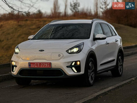 Белый Киа Niro, объемом двигателя 0 л и пробегом 108 тыс. км за 17350 $, фото 1 на Automoto.ua