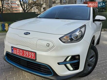 Киа Niro 2019 в Тернополе на Automoto.ua Белый Киа Niro, объемом двигателя 0 л и пробегом 117 тыс. км за 16299 $, фото 1 на Automoto.ua