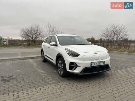 Белый Киа Niro, объемом двигателя 0 л и пробегом 150 тыс. км за 18000 $, фото 1 на Automoto.ua