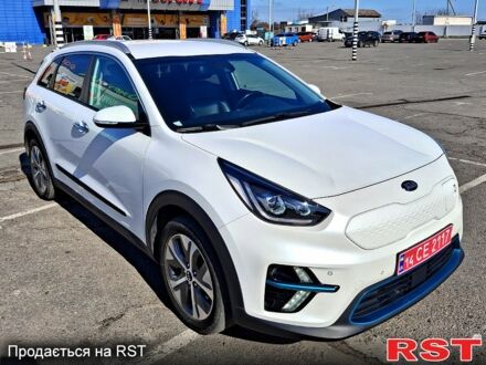 Киа Niro 2019 в Днепре (Днепропетровске) на Automoto.ua Белый Киа Niro, объемом двигателя 0 л и пробегом 114 тыс. км за 17900 $, фото 1 на Automoto.ua