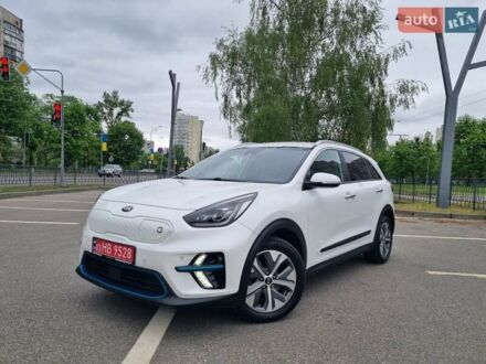 Кіа Niro 2019 у Харкові на Automoto.ua Білий Кіа Niro, об'ємом двигуна 0 л та пробігом 58 тис. км за 18500 $, фото 1 на Automoto.ua