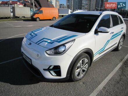 Киа Niro 2019 в Ивано-Франковске на Automoto.ua Белый Киа Niro, объемом двигателя 0 л и пробегом 144 тыс. км за 16499 $, фото 1 на Automoto.ua
