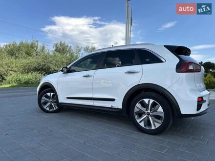 Кіа Niro 2019 у Трускавце на Automoto.ua Білий Кіа Niro, об'ємом двигуна 0 л та пробігом 145 тис. км за 19700 $, фото 1 на Automoto.ua