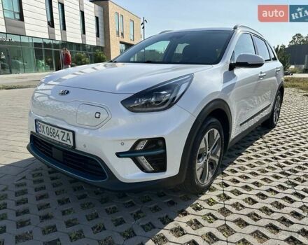 Белый Киа Niro, объемом двигателя 0 л и пробегом 157 тыс. км за 16900 $, фото 1 на Automoto.ua