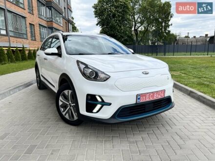 Белый Киа Niro, объемом двигателя 0 л и пробегом 154 тыс. км за 17999 $, фото 1 на Automoto.ua