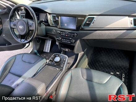 Киа Niro 2020 в Запорожье на Automoto.ua Белый Киа Niro, объемом двигателя 0.15 л и пробегом 66 тыс. км за 17500 $, фото 1 на Automoto.ua