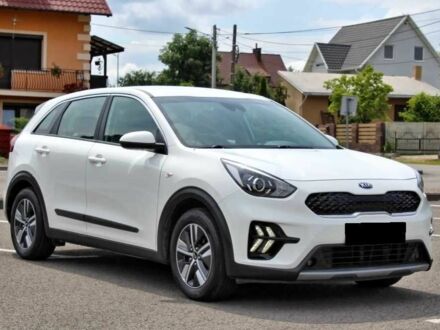 Киа Niro 2020 в Киеве на Automoto.ua Белый Киа Niro, объемом двигателя 0 л и пробегом 86 тыс. км за 9100 $, фото 1 на Automoto.ua