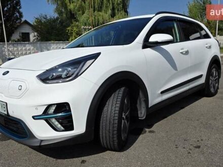 Белый Киа Niro, объемом двигателя 0 л и пробегом 120 тыс. км за 17600 $, фото 1 на Automoto.ua