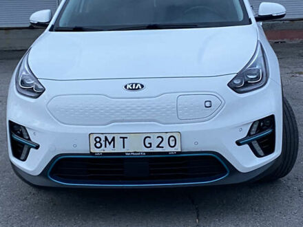 Белый Киа Niro, объемом двигателя 0 л и пробегом 179 тыс. км за 18800 $, фото 1 на Automoto.ua