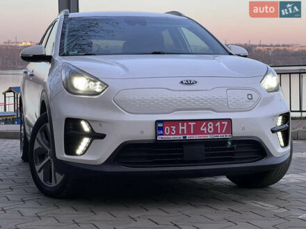Белый Киа Niro, объемом двигателя 0 л и пробегом 103 тыс. км за 19500 $, фото 1 на Automoto.ua