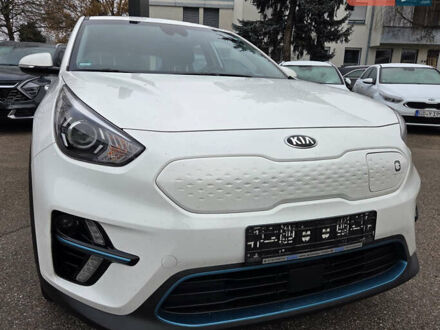 Белый Киа Niro, объемом двигателя 0 л и пробегом 150 тыс. км за 17900 $, фото 1 на Automoto.ua