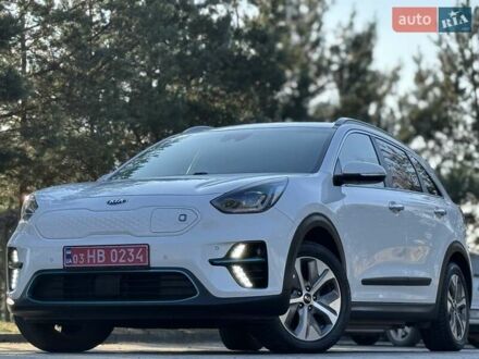 Киа Niro 2020 в Дрогобыче на Automoto.ua Белый Киа Niro, объемом двигателя 0 л и пробегом 72 тыс. км за 19600 $, фото 1 на Automoto.ua