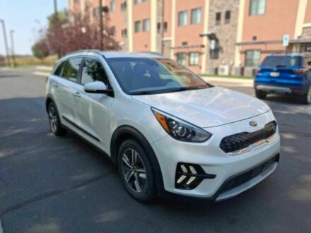Белый Киа Niro, объемом двигателя 1.6 л и пробегом 42 тыс. км за 4900 $, фото 1 на Automoto.ua