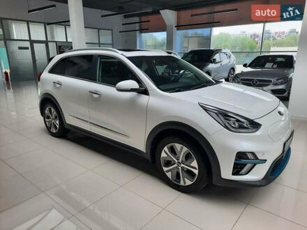 Киа Niro 2020 в Хмельницком на Automoto.ua Белый Киа Niro, объемом двигателя 0 л и пробегом 112 тыс. км за 20700 $, фото 1 на Automoto.ua